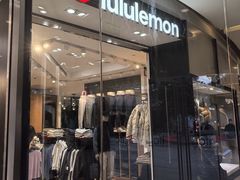 -lululemon(上海浦东IFC店)