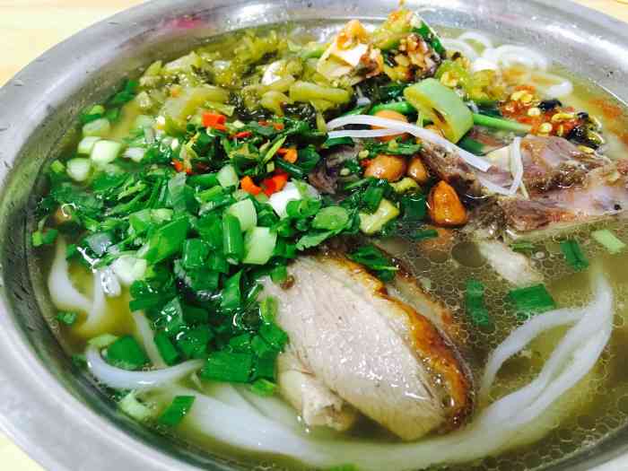 打分 冒着大雨来吃粉也是醉了!味道棒棒哒^_^配料更是给赞!