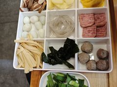 -鲁员外地锅鸡地锅鱼(古墩路店)