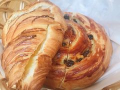 黄金流奶羊角-麦田工坊(月湖店)