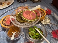 鱼子酱惠灵顿牛排三重奏-弦月窗LUNETTE BY AMANDA(复兴路店)