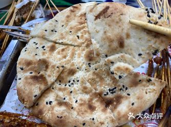 新疆民族团结烤羊肉烧烤店