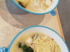 -灵芝妹子海鲜米线(劳动公园店)