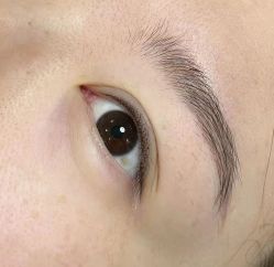 -一个差评成就的纹眉店