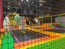 -蹦蹦跳跳(新奥购物中心店)