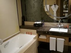 -广州花都皇冠假日酒店