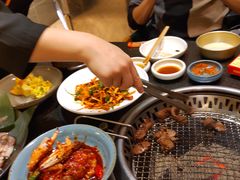 -草家酱蟹炭火烤肉店(珲春南路一店)