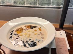 娟姗奶大满贯-RUXU入续鸳鸯糖水铺(万菱汇店)