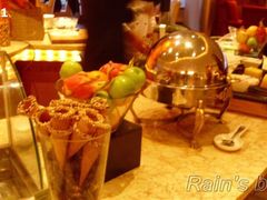 冰激凌+鲜榨果汁-北京港澳中心瑞士酒店·瑞士咖啡厅·自助餐