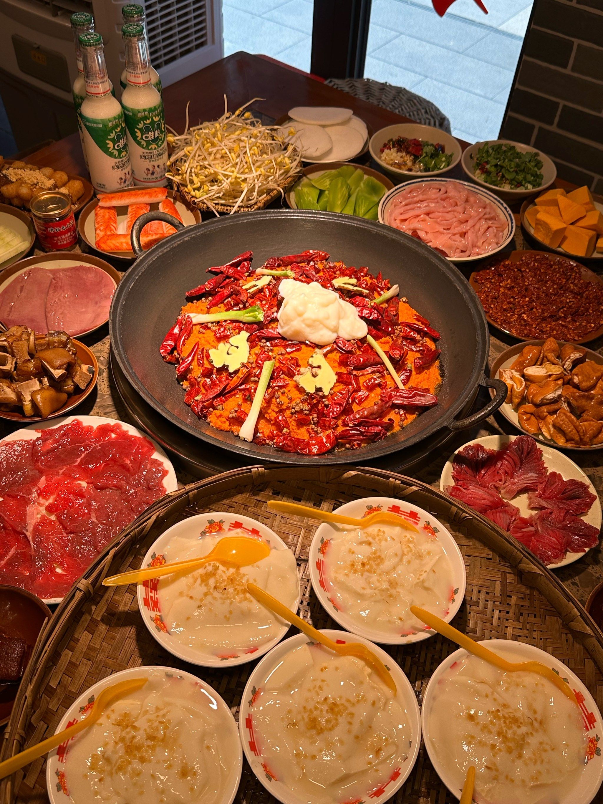 解放碑必打卡地道重庆老火锅店!