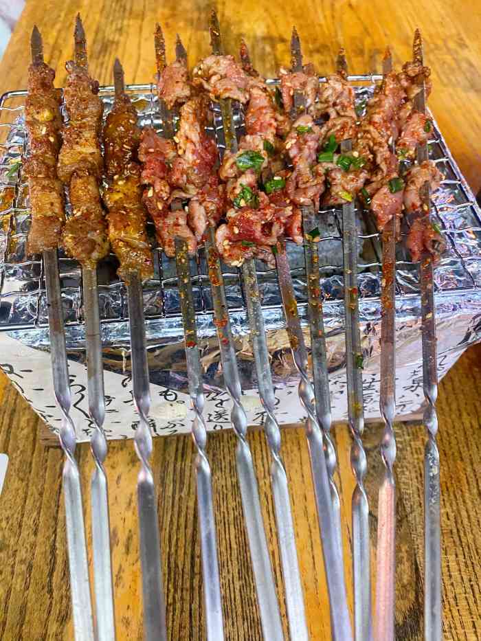 头牌·鹤岗小串(都尚店)-"头牌的新店,刚开业的,离老店也不远,大家.