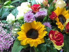 -何兮花店·气球派对鲜花店(马桥银春路万科城店)