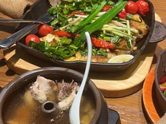 -云海肴·汽锅鸡·云南菜(天山百盛优客店)