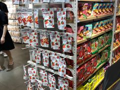 -名创优品(机场路百信广场店)