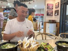 -闫家驴肉老店(华电一校店)