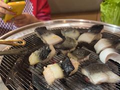 -围炉肉舍•炭烤活鳗•丹东海鲜烤肉(步行街店)