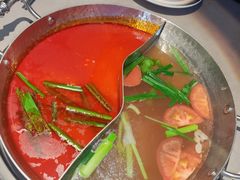 -伴山牛贵州黄牛肉火锅·苗疆非遗艺术餐厅(上海首店)