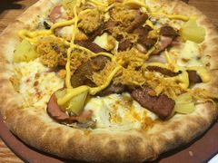 肉香四溢中号披萨-Mr.Pizza米斯特比萨(五四广场青岛首店)