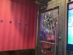 -好乐迪(张扬路八佰伴店)