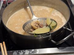 -尚尚仙·酸汤猪手·猪肚鸡火锅(华联万柳购物中心店)