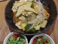 -万记麻辣烫国展总店