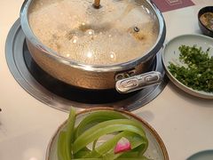 -洪氏嗨捞·猪肚鸡火锅(阳光天地店)