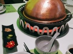 -洪氏嗨捞·广东猪肚鸡·椰子鸡火锅(西咸万象城店)