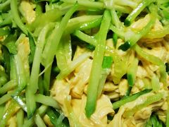 -一口猪海鲜浑锅·东北家常菜