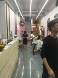 -茶发Salon·烫发染发理发