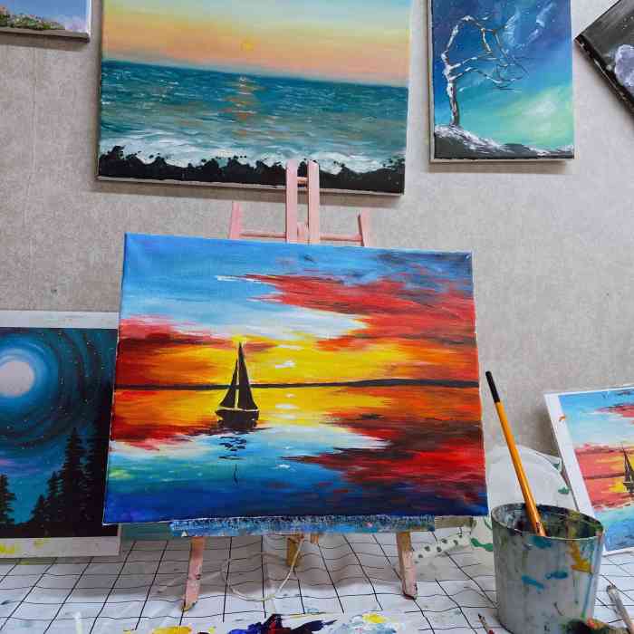 梵星画室diy艺术空间-"天之都大厦18楼,小小的一个房间,门口挂.