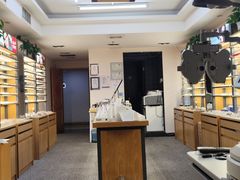 -优医视平价眼镜超市蔡司依视路折扣(小马厂店)