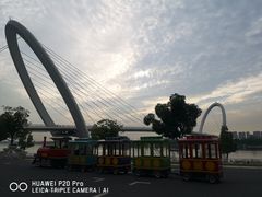 -南京眼步行桥