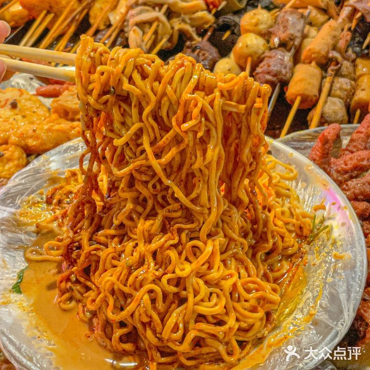 南京这家脏摊麻辣串🔥黏糊糊的嘎嘎香🥰