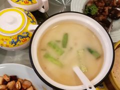 鱼汤猪肚煲丝瓜-汇贤府·李氏鲁菜(五棵松店)