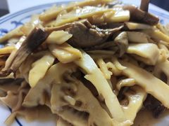 -天天向上素食餐厅(五台山店)