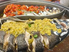 -阿瓦山寨·湘菜现炒·剁椒鱼头王(咸阳总店)