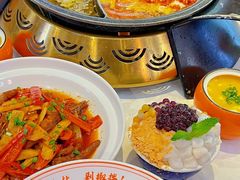 -阿瓦山寨·湘菜现炒·剁椒鱼头王(咸阳总店)