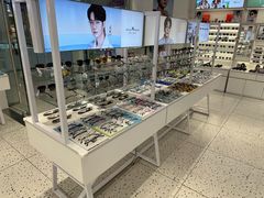 -J-Color眼镜·蔡司·依视路授权店(槐房万达广场店)
