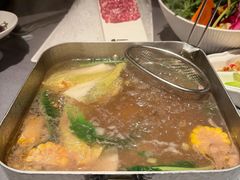 -左庭右院鲜牛肉火锅黑金店(陆家嘴中心店)