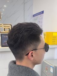 -尤司男士国潮理发馆