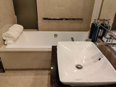 -广州天河希尔顿酒店