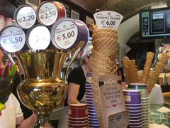 -Gelateria Dondoli