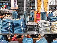 -王府井奥莱临潼小镇(临潼店)