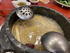 -鲁朗纳麦石锅鸡庄园
