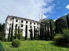 -四川汶川特大地震漩口中学遗址