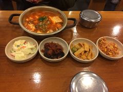 海鲜豆腐锅-金北顺大锅家(신사본점)