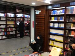 -新华书店(泉城路店)