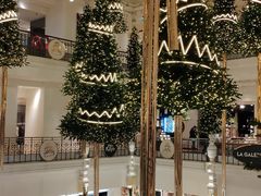 -乐蓬马歇百货公司(Rive Gauche)