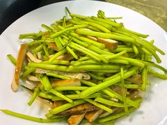 -余杨鸭鸭餐厅