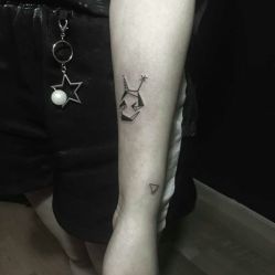 -Black Tattoo Studio